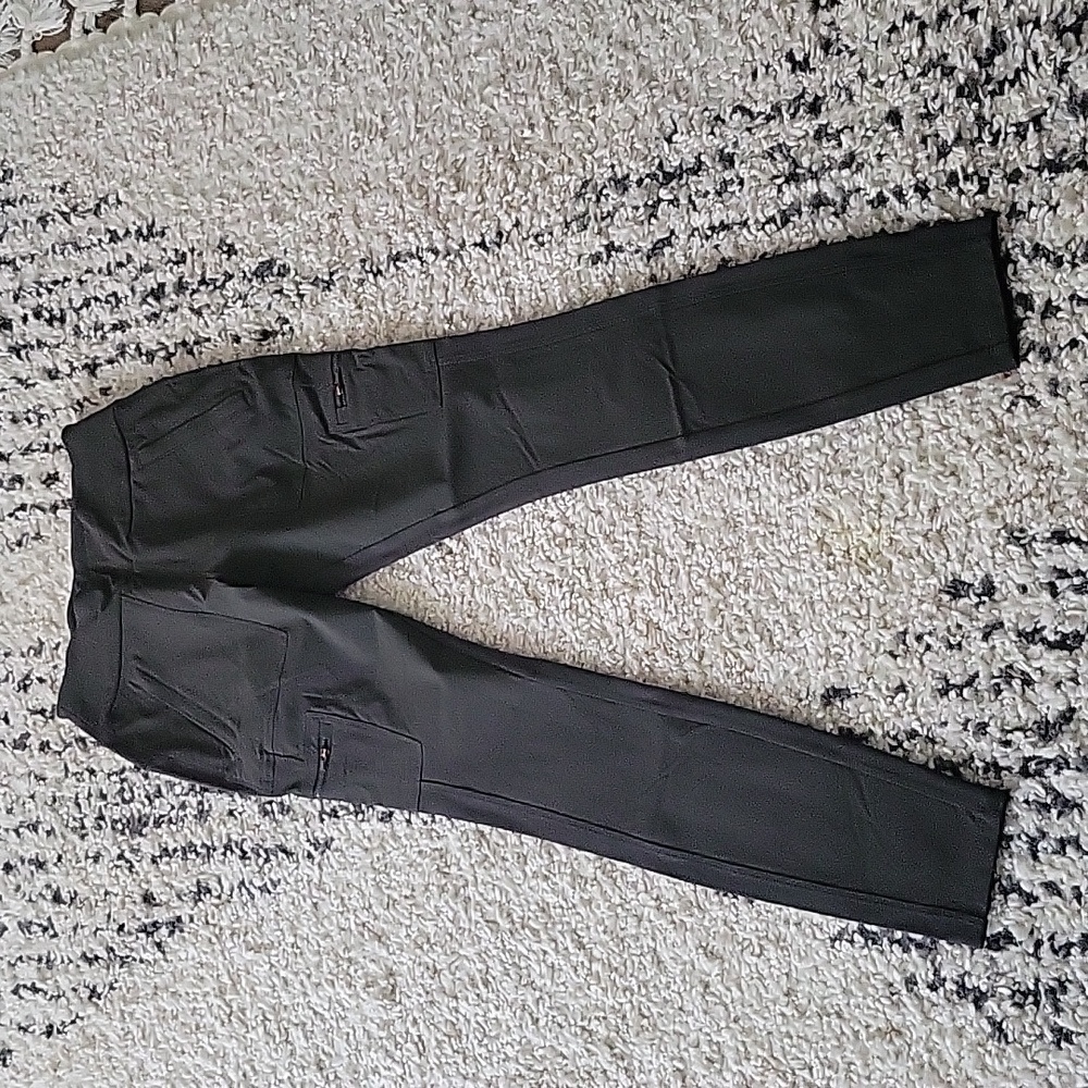 Athleta Headlands hybrid cargo tight 4T